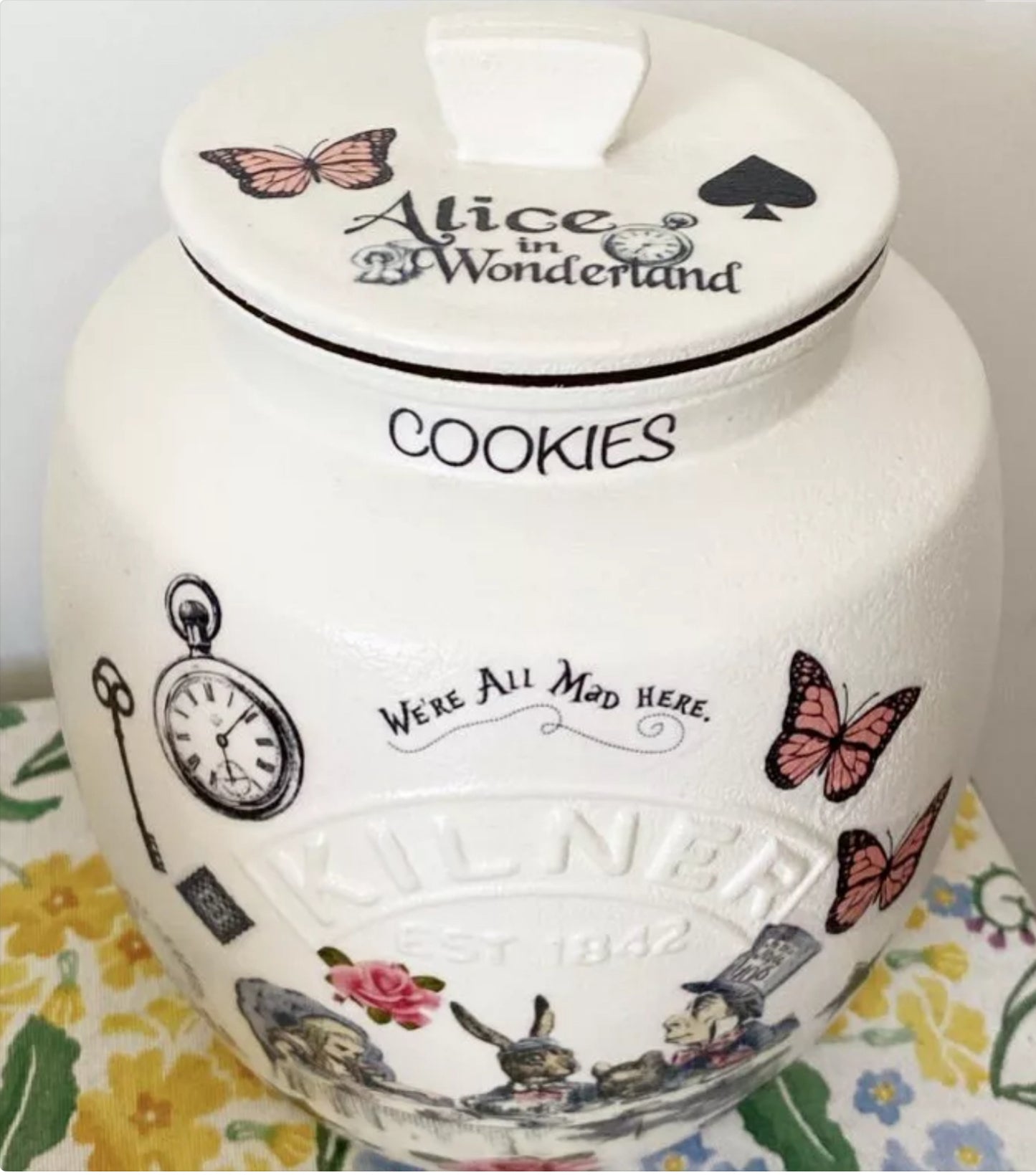 Alice in wonderland hearts mad hatters tea party kilner cookie jar
