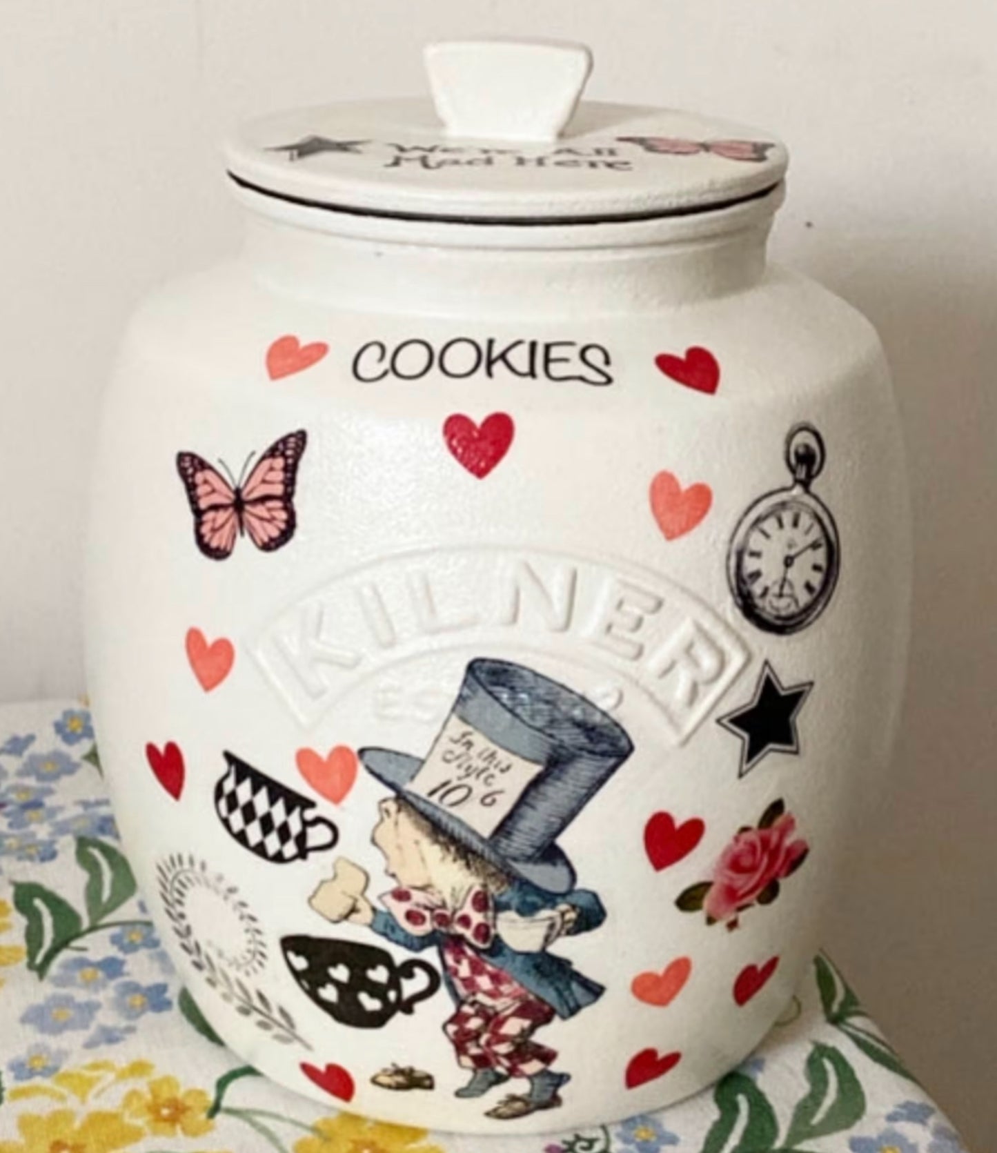 Alice in wonderland hearts mad hatters tea party kilner cookie jar