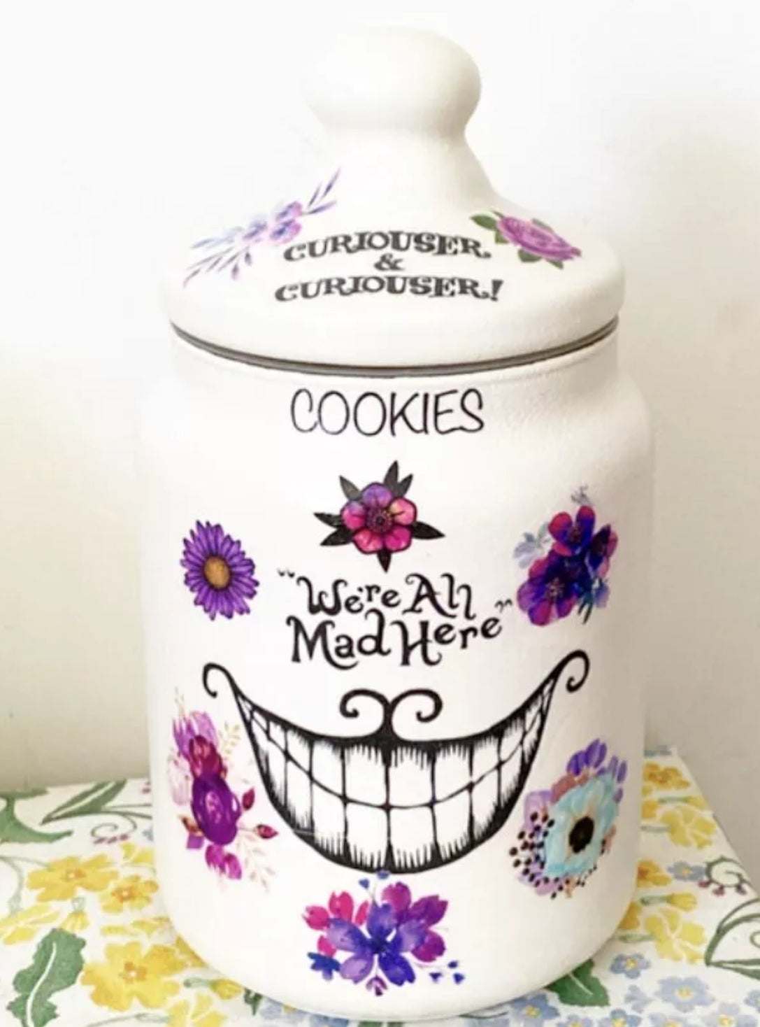 Alice in wonderland hearts mad hatters Cheshire Cat smile cookie jar