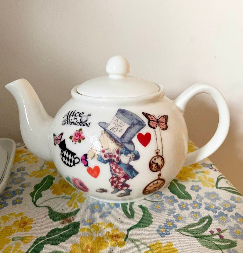 Alice in wonderland mad hatters tea party floral teapot