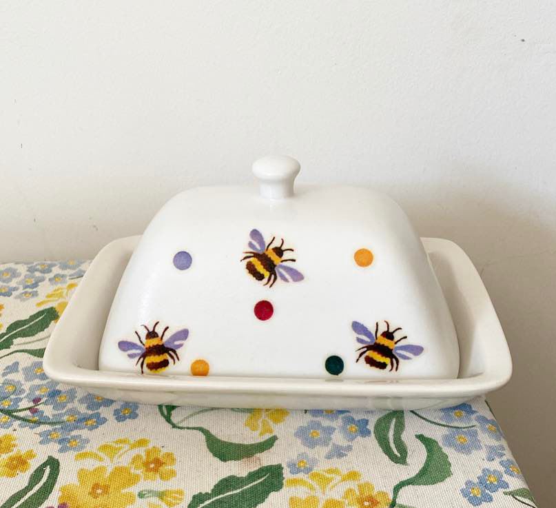 Emma bridgewater inspired polka dot bee butter dish