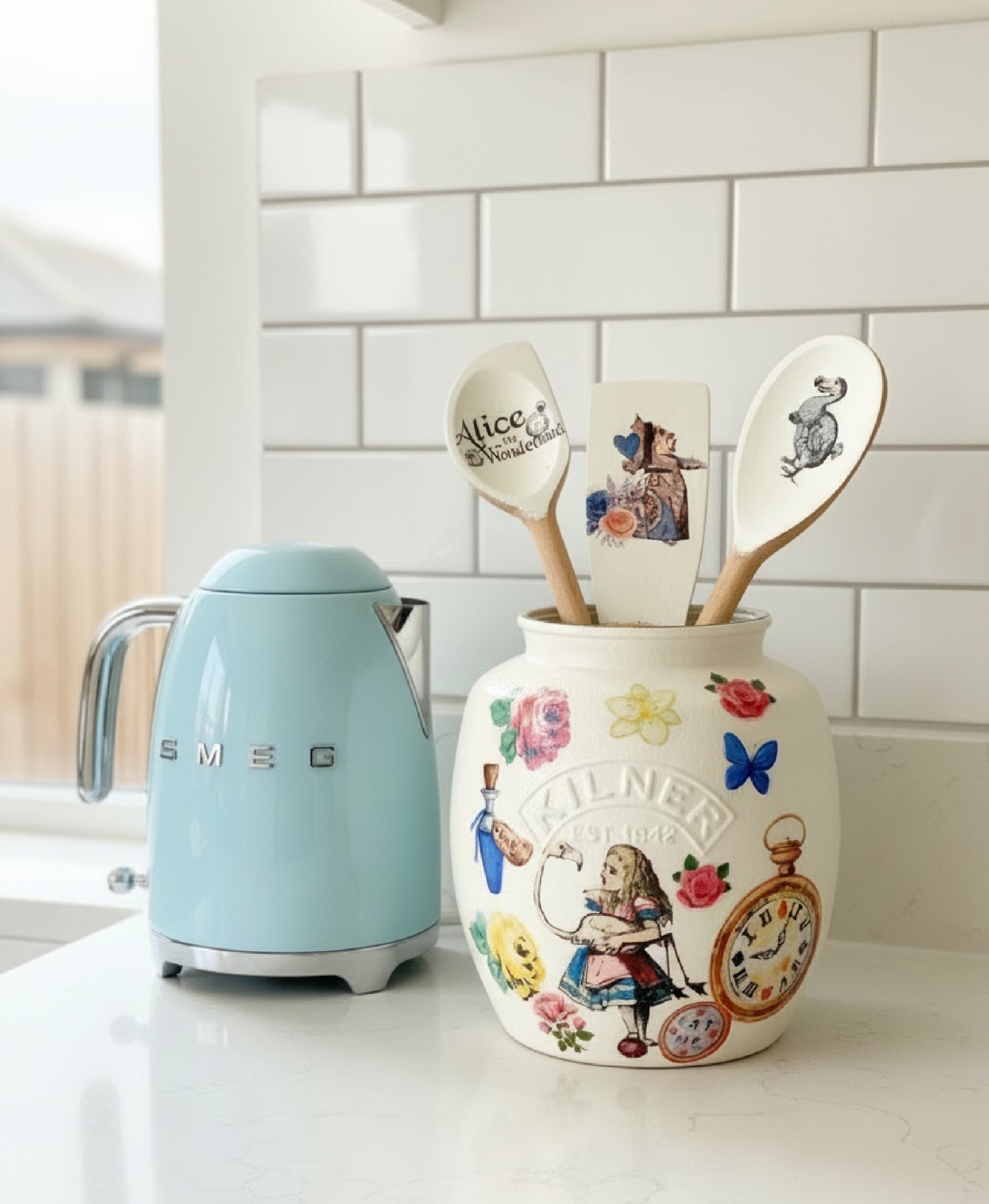 ALICE IN WONDERLAND GIFTS