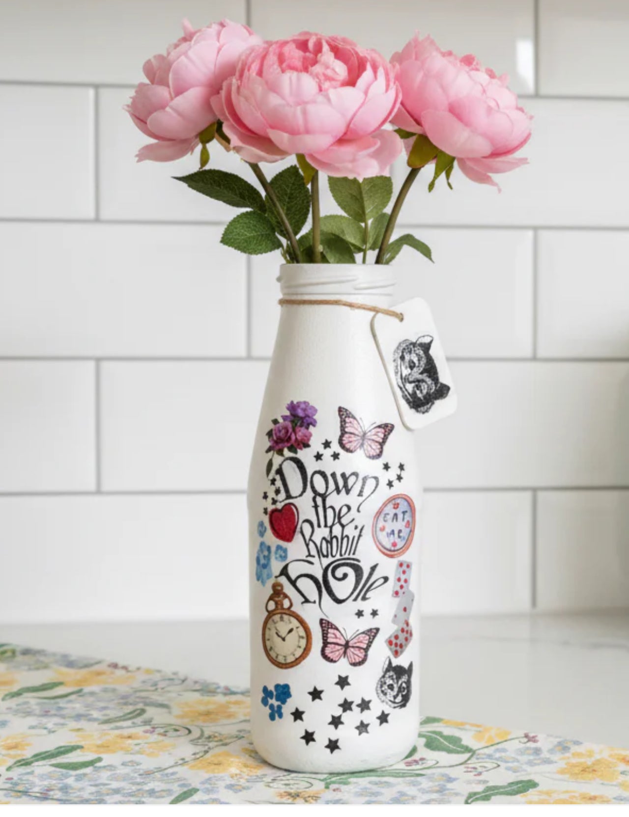 Alice in wonderland down the rabbit hole Cheshire Cat Milk bottle flower vase