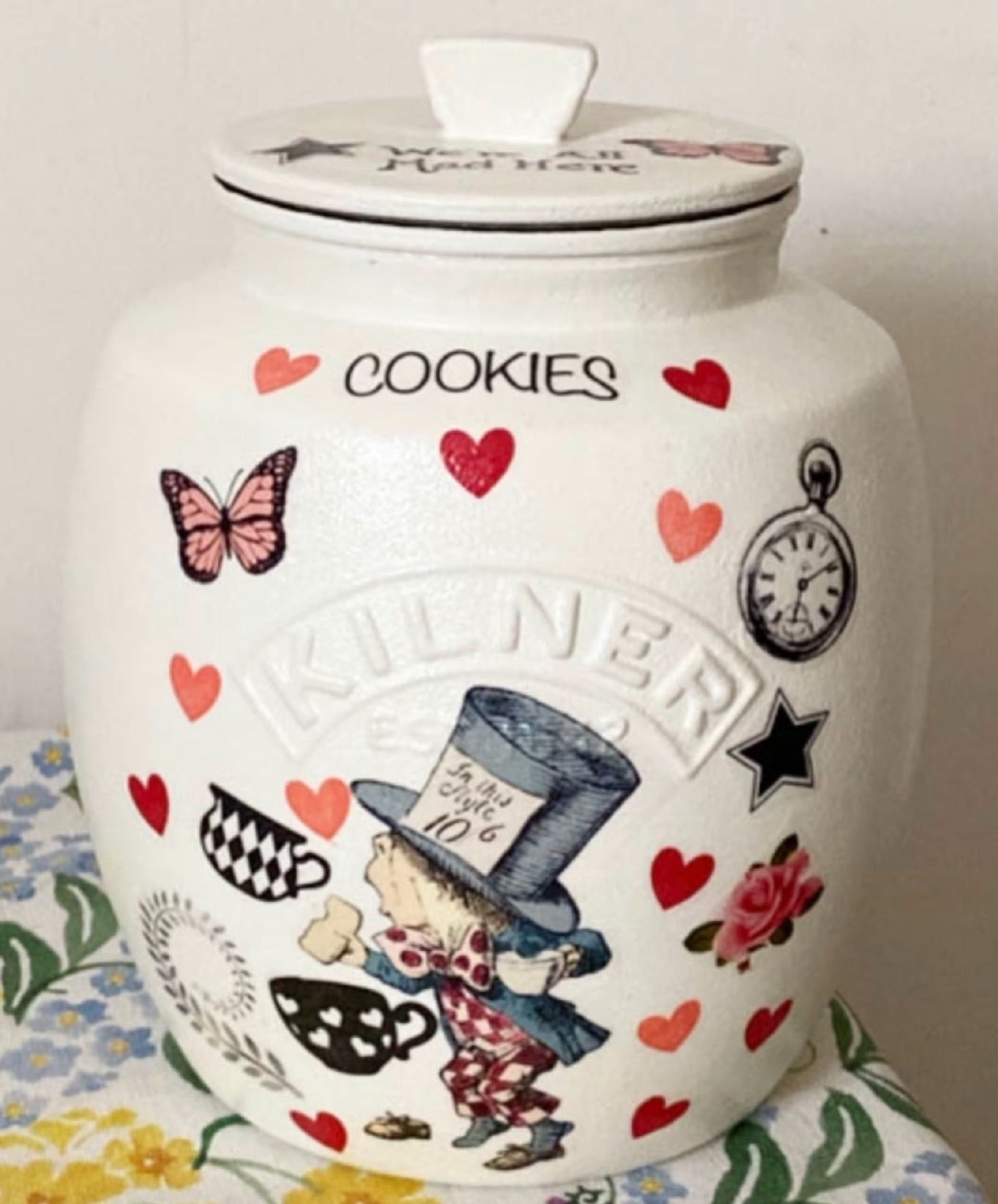 Alice in wonderland hearts mad hatters tea party kilner cookie jar