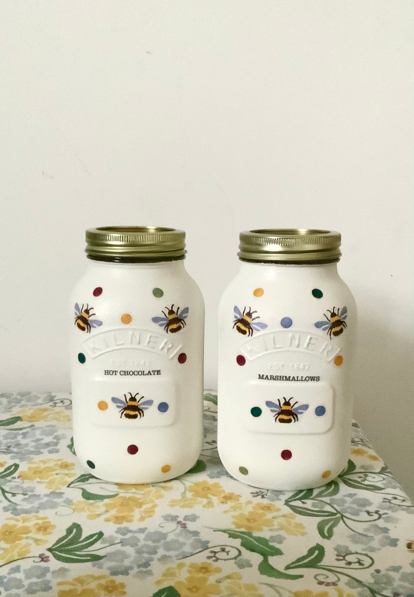 Emma Bridgewater inspired Polka dot bee kilner Hot chocolate and marshmallows jar set