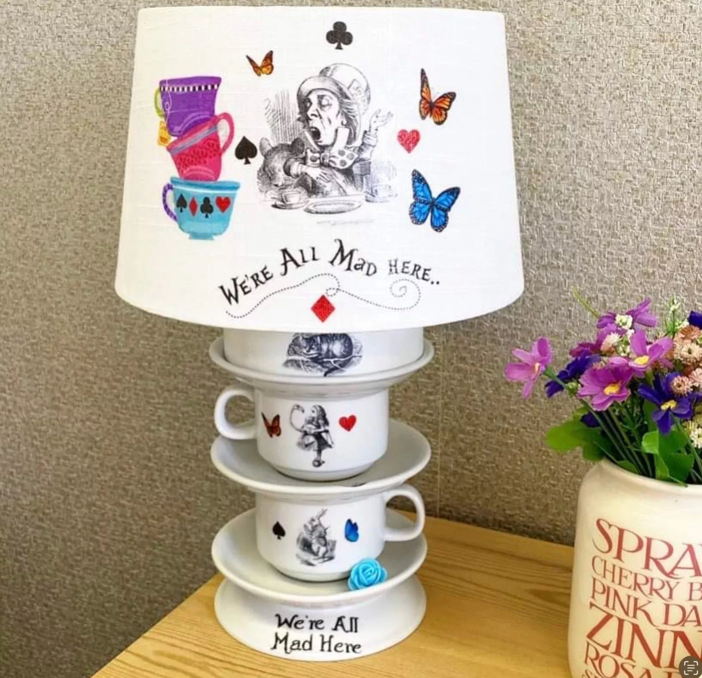 Alice in wonderland mad hatters tes party vintage inspired teacup teapot lamp