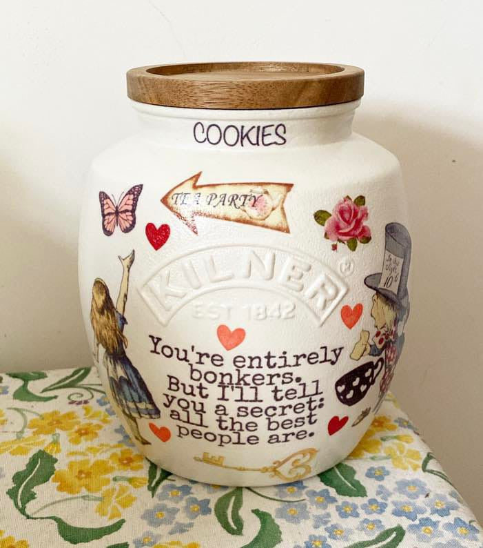 Alice in wonderland hearts mad hatters tea party kilner cookie jar
