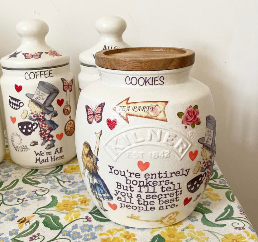 Alice in wonderland hearts mad hatters tea party kilner cookie jar